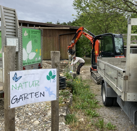 Staudengarten Betonwinkel als Stützmauer Präzisionsarbeit